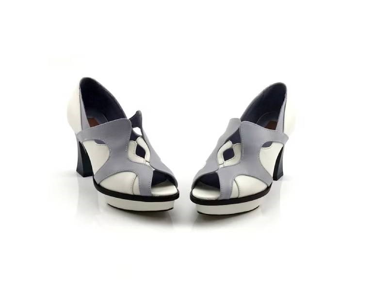 LEADING ROLE | 紅唇花 | 設計款 | 手工鞋 | 米白