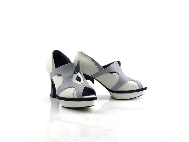 LEADING ROLE | 紅唇花 | 設計款 | 手工鞋 | 米白